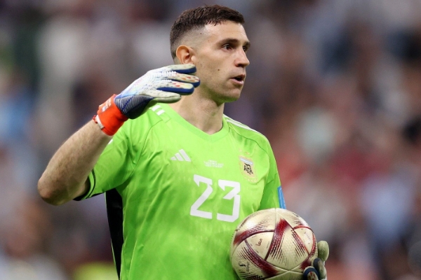 莫佩調(diào)侃撞傷萊諾成就大馬?。骸半y道他不應(yīng)該對(duì)我心存感激嗎？”